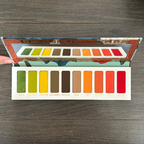 Melt Cosmetics Amor Eterno Vida and Muerte Eyeshadow Palette - Picture 5 of 7